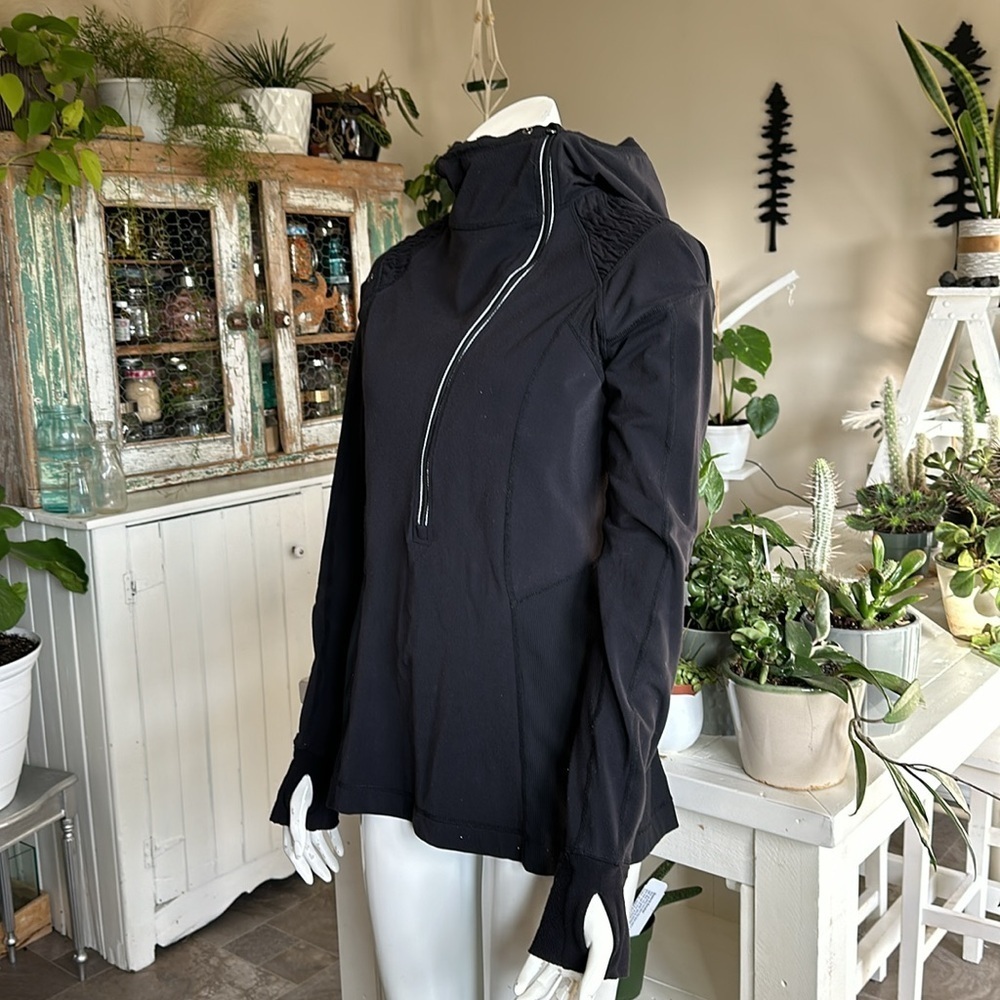 Lululemon Run: For It Pullover hoodie pony Black Sz 10 Black very comfy